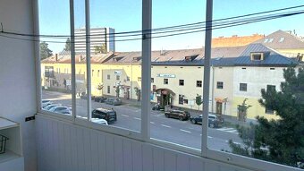 Pekný 3-izb. byt s logiou, Fejova ul., pri  OC AUPARK - 9