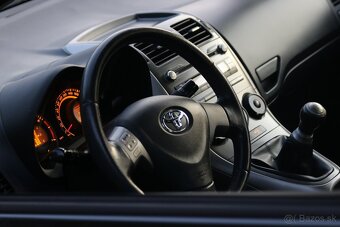 Toyota Auris 1,6i VVT Valvematic 5/2008 - 9