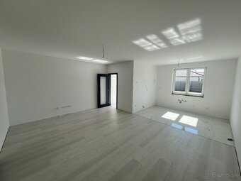 3 izbový byt +záhrada, 2 parkovacie miesto (Dunajská Streda) - 9