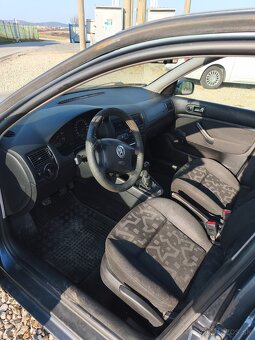 Predám VW Golf IV, 1,6 74 kw benzín - 9