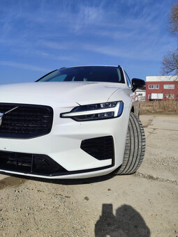 Volvo v60 R-Design 2.0 hybrid 4x4 PHEV - 9