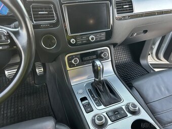 Predám VW Touareg 2 facelift R-line - 9