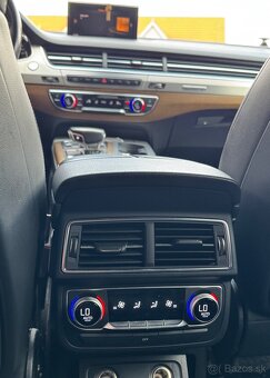 Audi Q7 S-line - 9