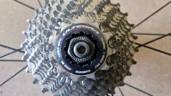 Kolesa na cestny bicykel Shimano + plaste Vittoria + kazeta - 9
