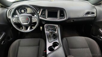Dodge Challenger 5.7 V8 HEMI A/T 8 SPEED - 9