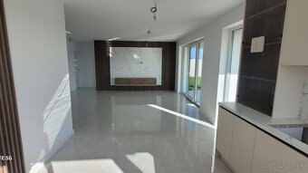 Nadštandardná novostavba 4 izbový bungalov hneď k nasťahovan - 9