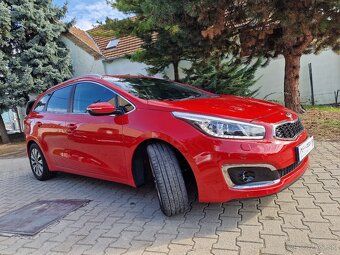 KIA Ceed SW 1.6 CRDi VGT 136k Automat Platinum (diesel) - 9
