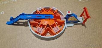 Hot wheels - 9