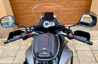SUZUKI DL650 XA VStrom - 9
