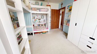 Ponúkame na predaj priestranný 3-izbový byt s loggiou na síd - 9