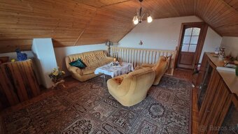 Predaj rodinného domu s garážou a záhradou v obci Radošina p - 9