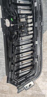 Škoda kamiq maska chladiča Kamiq monte Carlo 658 - 9