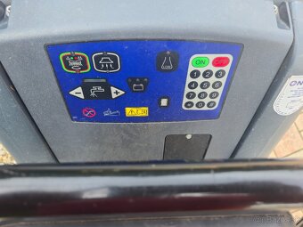 Podlahový čistiaci stroj Nilfisk BA 651 - 9