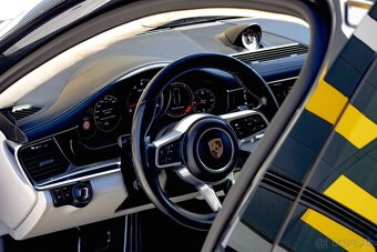 Porsche Panamera Turbo 4x4 A/T - 9