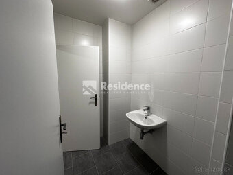 Na predaj priestory pre podnikanie – Kapitána Nálepku, L. Mi - 9