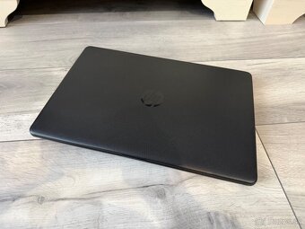 Hp notebook vyborny stav - 9