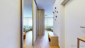 Na predaj: očarujúci 2 izbový byt v Dúbravke v projekte Tarj - 9