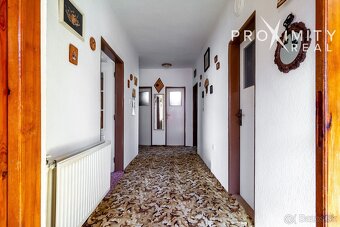 PREDAJ-Dvojpodlažný rodinný dom v Poproči obklopený prírodou - 9
