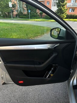 Škoda Octavia 3 Combi 1.6 TDI 77kw 4x4 Sportline,2sady ALU - 9