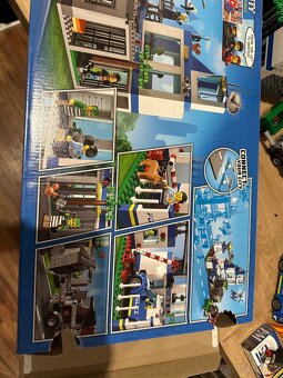 Lego City policajná stanica - 9