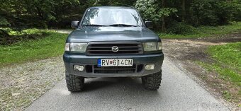 Mazda B2500 - 9