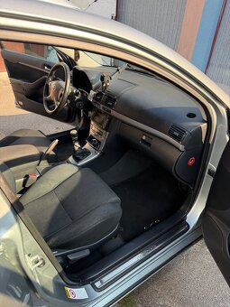 Toyota Avensis T25 2.0 d4d 93kw - 9