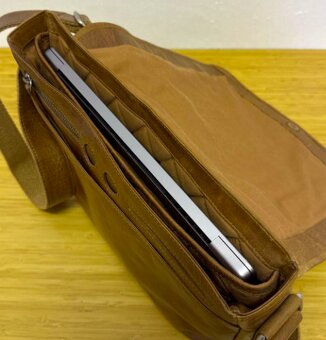 Kožená brašňa Dbramante1928 na notebook - MacBook Pro 14“ - 9