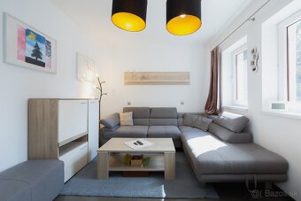 Jedinečná rodinná vila v meste Dolný Kubín s krásnym pozemko - 9