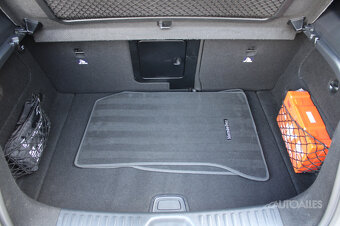 Mercedes-Benz A180 1,6 i 90 kW - 9