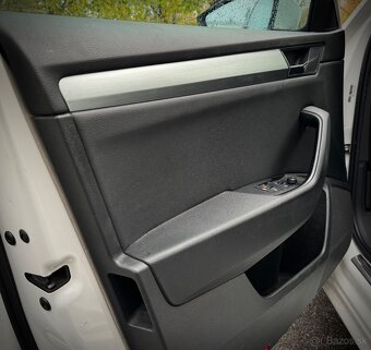 ŠKODA SUPERB COMBI 2.0TDi AUTOMAT - 9