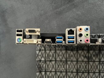 Základná doska + procesor - 9