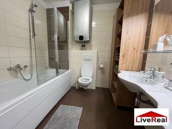 Makarska 3i, centrum, terasa 77m2, súkromný bazén, parking - 9