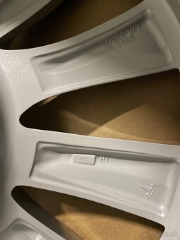 Original zimní alu Tesla Model X r20 + pneu 100% - 9