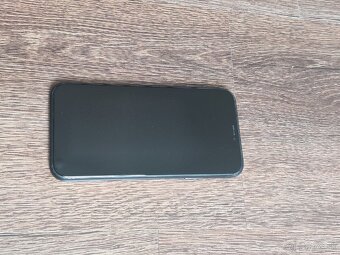 Apple iPhone XR 64GB Čierny - 9