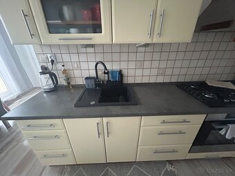 Kuchynská linka - 9