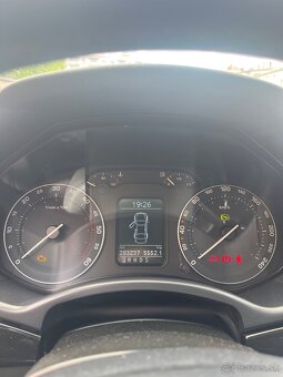 Škoda octavia 2.0 TDi dsg - 9