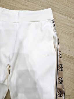 NOVA Guess biela smotanova teplakova suprava - 9
