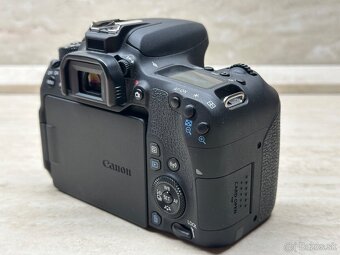 Canon EOS 77D - 9