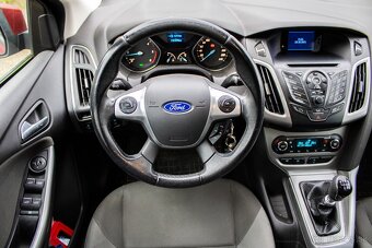 Ford Focus Kombi 1.6 - 9