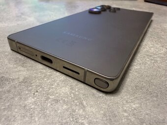 Ponúkam na výmenu Samsung s25 ultra 512gb titanium grey - 9