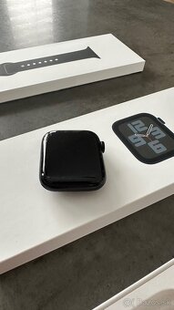 Apple Watch SE 2. generácia 44mm Midnight - 9