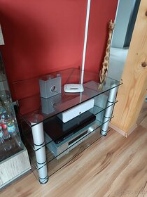 Predám konferenčný stolík, komodu a audio stolík, samostatne - 9