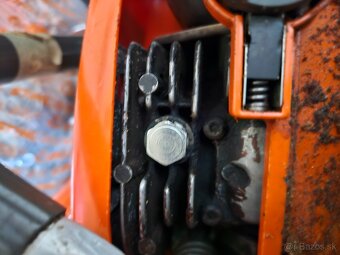 Motorova pila husqvarna 359 - 9