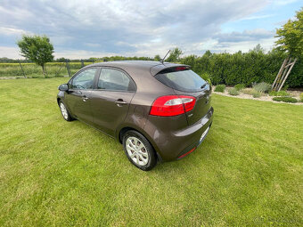 Kia Rio - 9
