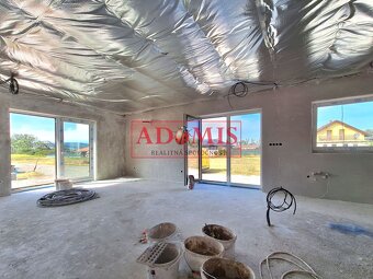 Predáme 5izbový tehlový bungalov Ruskov 126m2, pozemok 620m2 - 9