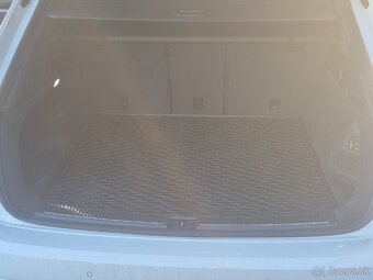 Volkswagen Touareg 3,0 TDI R- Line 170kW odpoĉet DPH. - 9