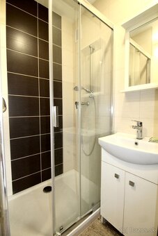Na predaj 3 izbový byt s loggiou a balkónom v tehlovom bytov - 9