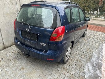 Toyota Corolla Verso 2,0D - 9