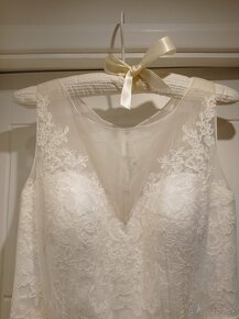 Krásne čipkované svadobné šaty - 9