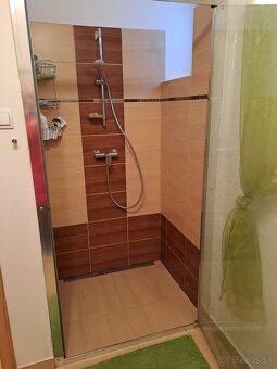 Predáme 5,5 izb. chatu so saunou pri lese nad PN - 9